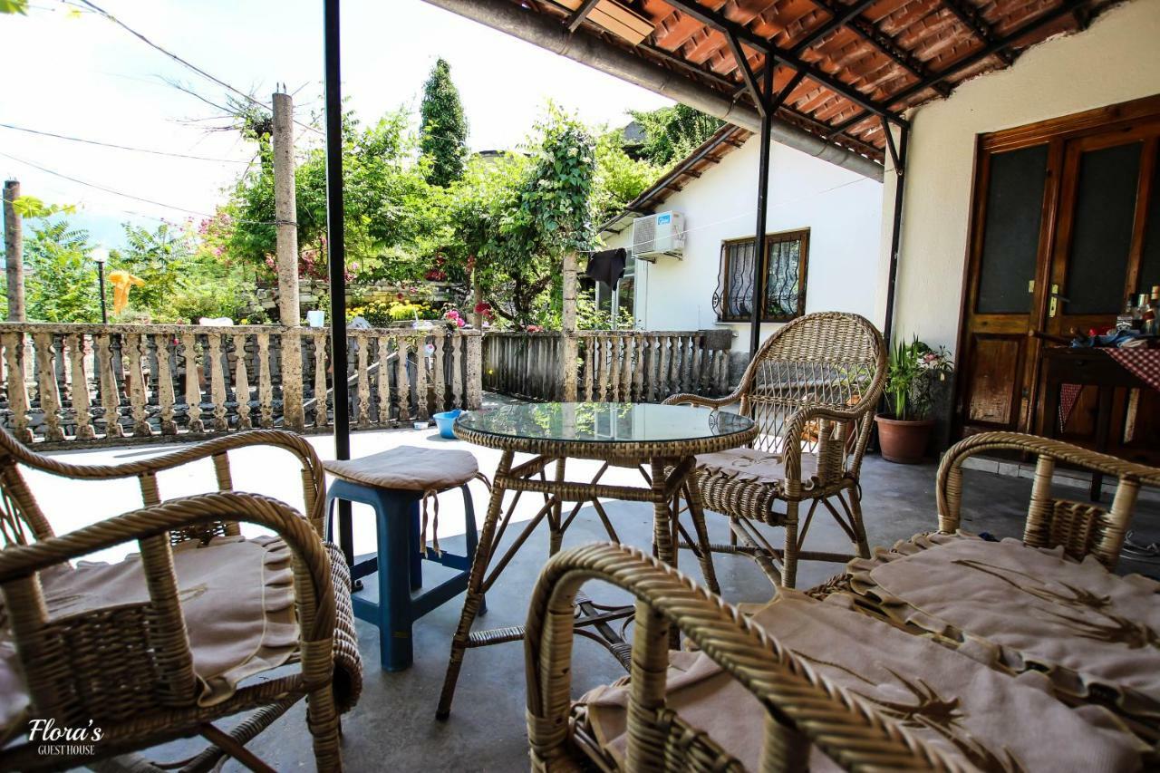 Flora'S Guesthouse 'The Fir Gate' Гірокастра Екстер'єр фото