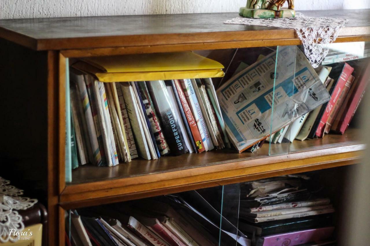 Flora'S Guesthouse 'The Fir Gate' Гірокастра Екстер'єр фото